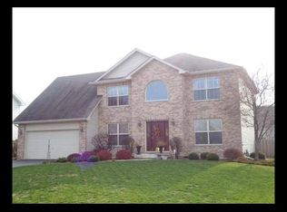 459 Windsor Dr, Oswego, IL