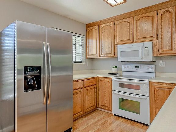 5th image of 220 Teton Pl