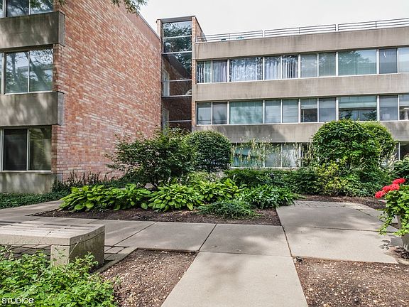2nd image of 2024 Saint Johns Ave APT 302