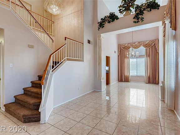 5th image of 1008 Redlands Cir