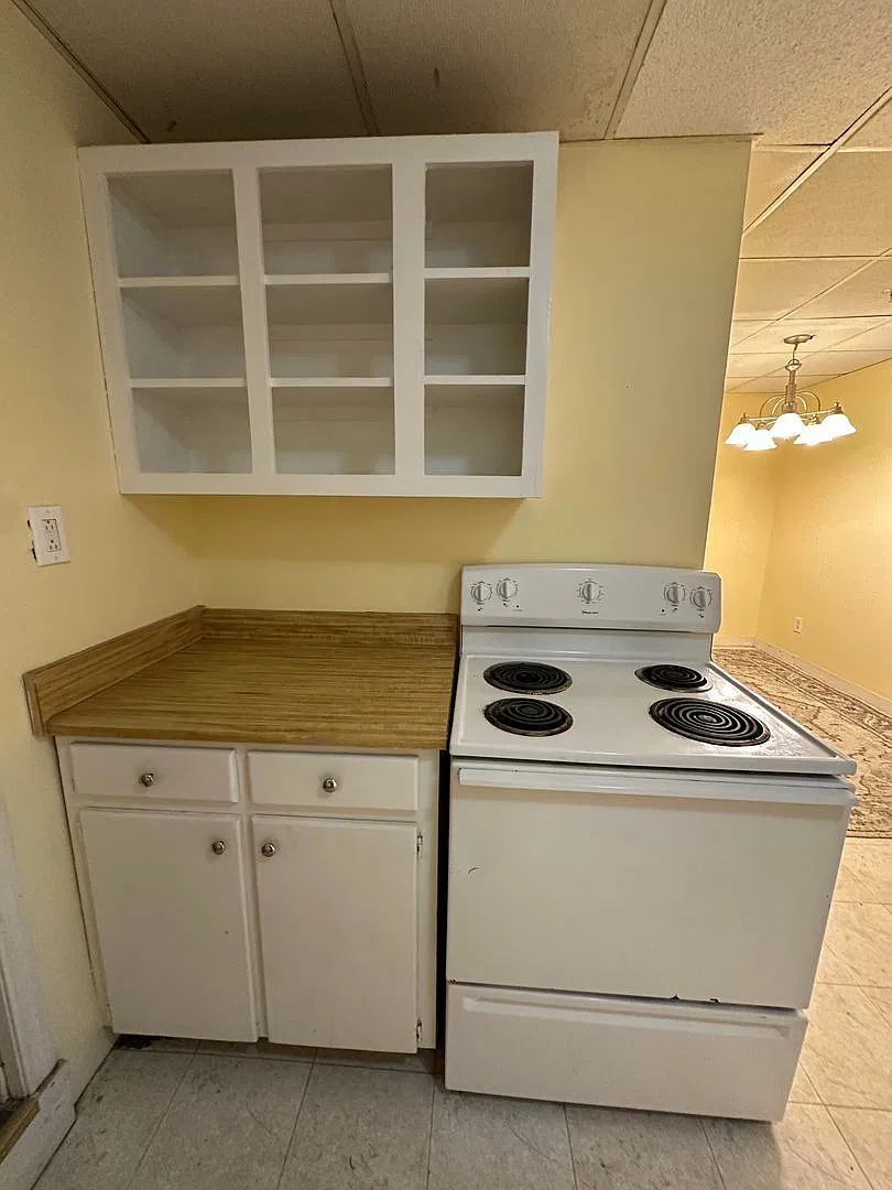 1 bed, 1.0 bath, $925 — Photo 4