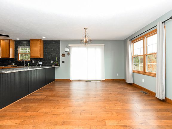 5th image of 2 Rosewood Ct