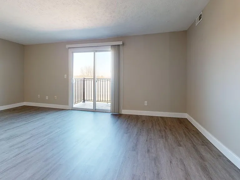 Spacious Living Room Spacious Living Room