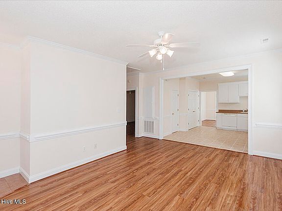 4th image of 421 Davis Farm Drive