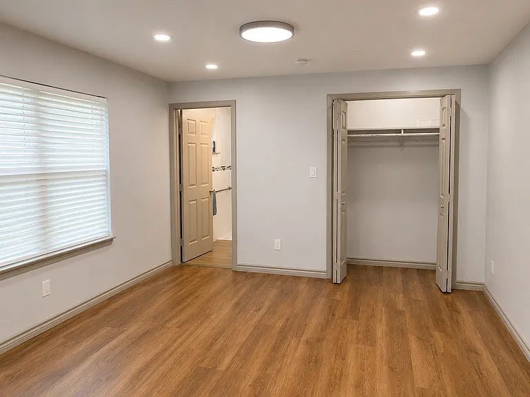 915 Pinehurst Dr — Photo 6