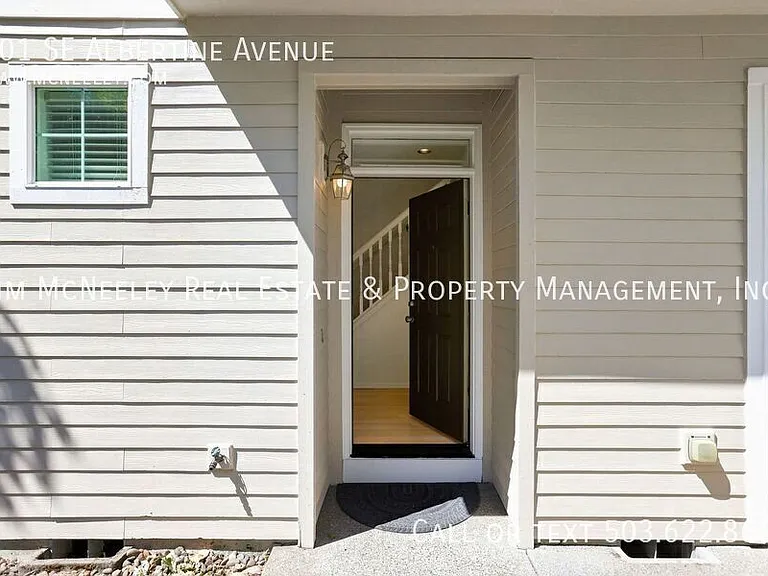 901 SE Albertine St — Photo 5