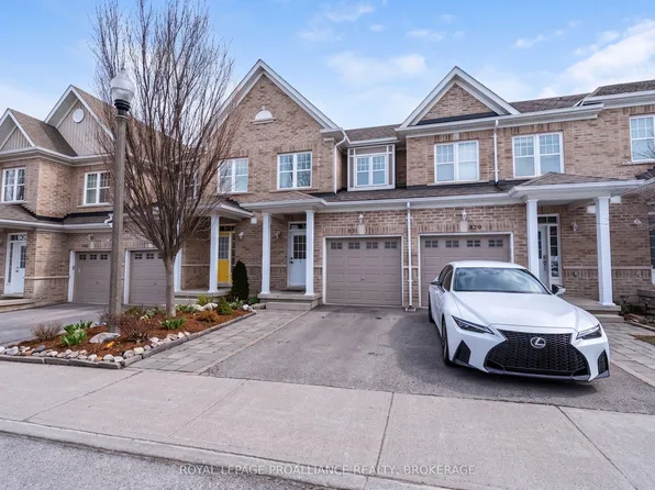 831 Newmarket Ln, Kingston, ON K7K 0C8