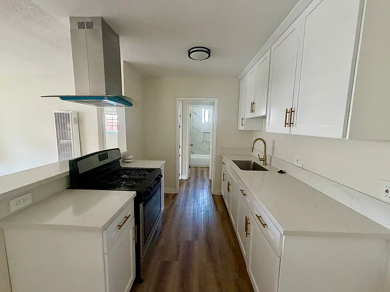 861 N Washington Pl #3 — Photo 5