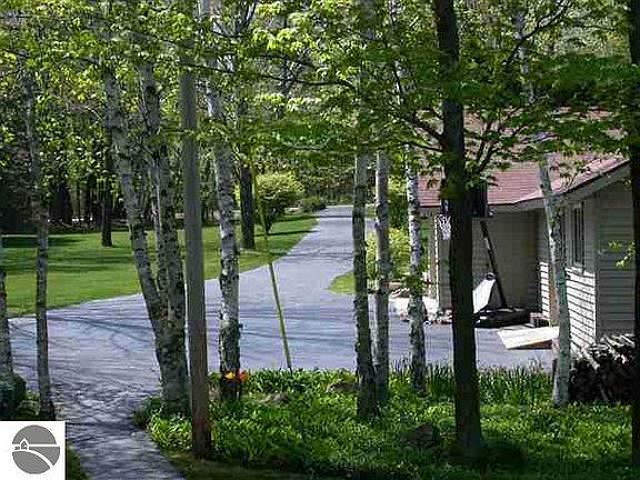 3rd image of 795 NW Torch Lake Dr