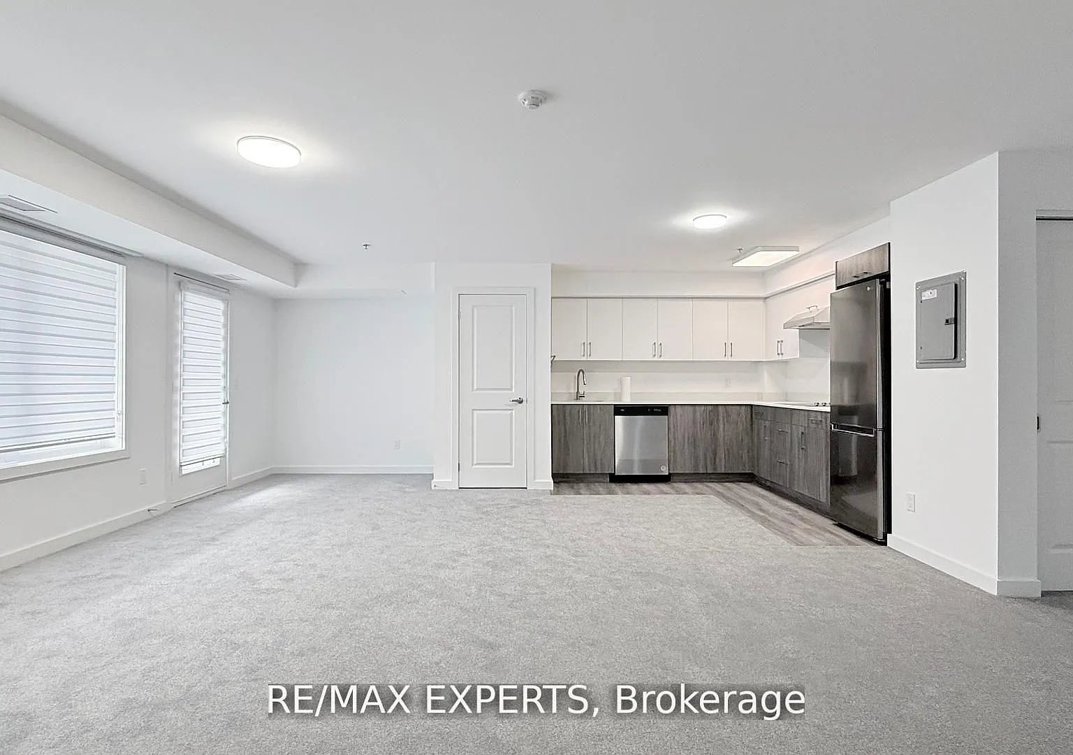 45 Connaught Ave — Photo 2