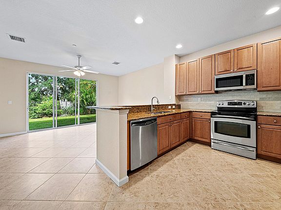 4th image of 3139 SW Otter Lane