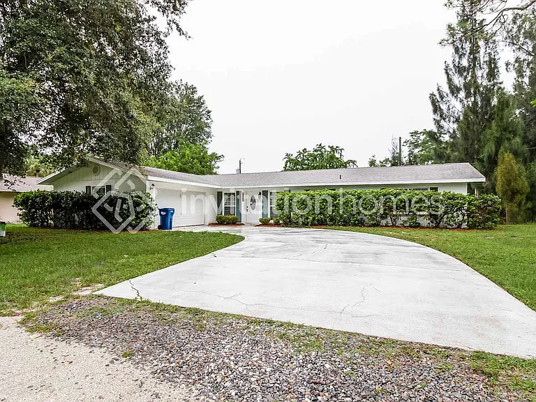 1007 Ell Way — Photo 1