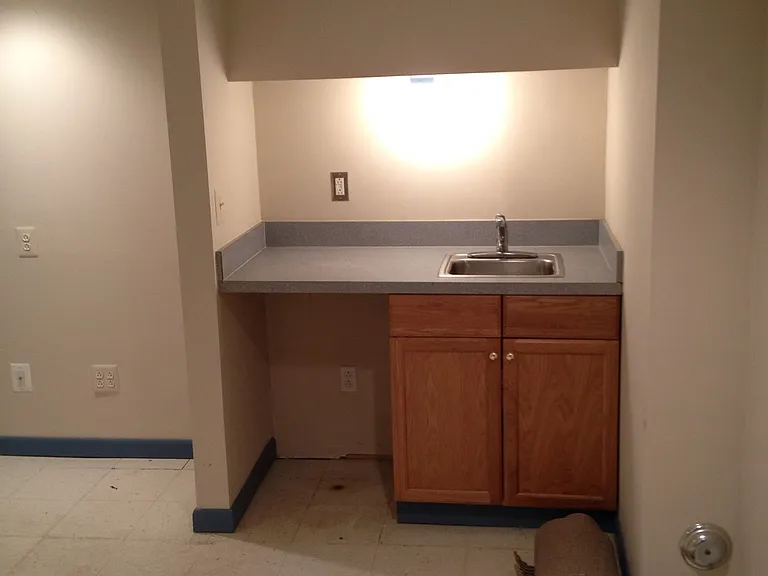 429 E Jarvis Ave — Photo 6