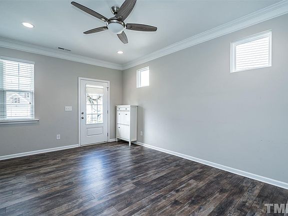 5th image of 94 Crownview Ct