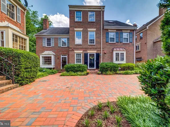 1110 W Abingdon Dr, Alexandria, VA 22314