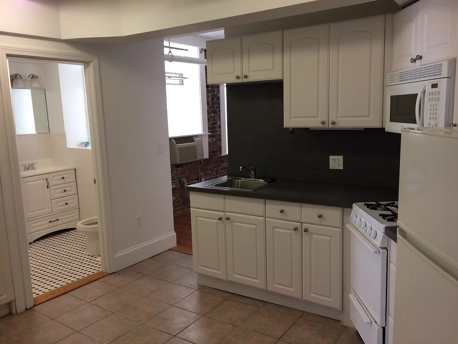 2 bed, 999 sqft, $3,800 — Photo 2