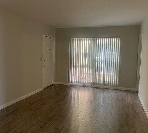 5th image of 140 1/4 N Maple St #2