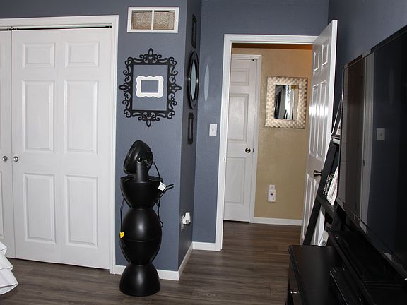 4th image of 3841 W Palmyra Ct #1