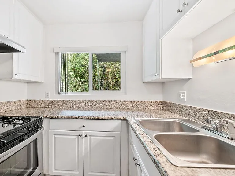 4136 Louisiana St #6 — Photo 17