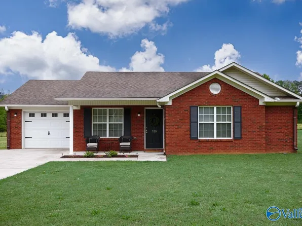 255 Laid Back Ln, Hazel Green, AL 35750