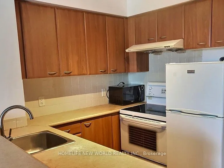 36 Lee Centre Dr #1906 — Photo 6