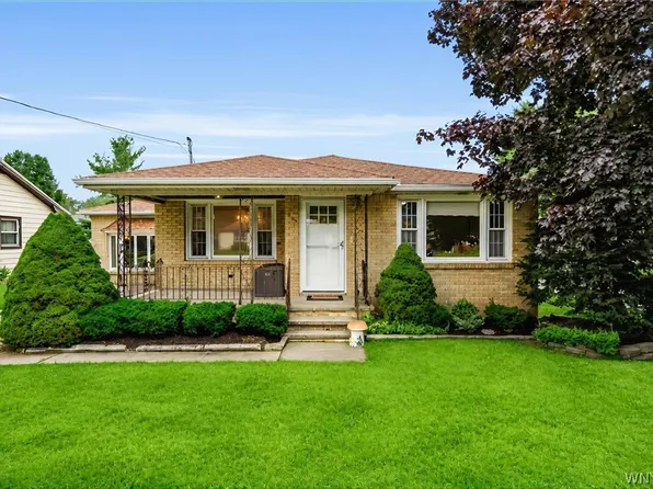 306 Lake Ave, Lancaster, NY 14086