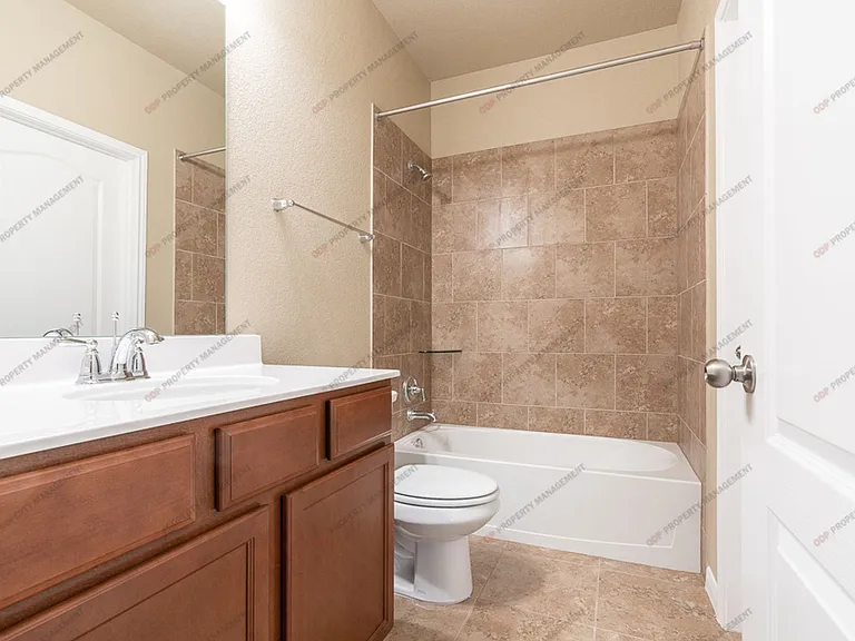 7605 Hickman St — Photo 11