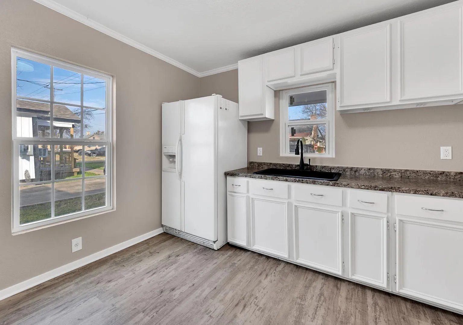 418 E Ave F - 416 E Ave F — Photo 4