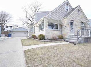 2563 S 69th St, Milwaukee, WI 53219