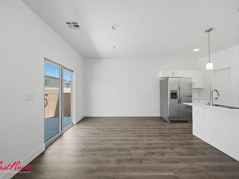 2341 E Siegel Ln — Photo 12