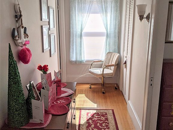5th image of 275 Gano St APT 2