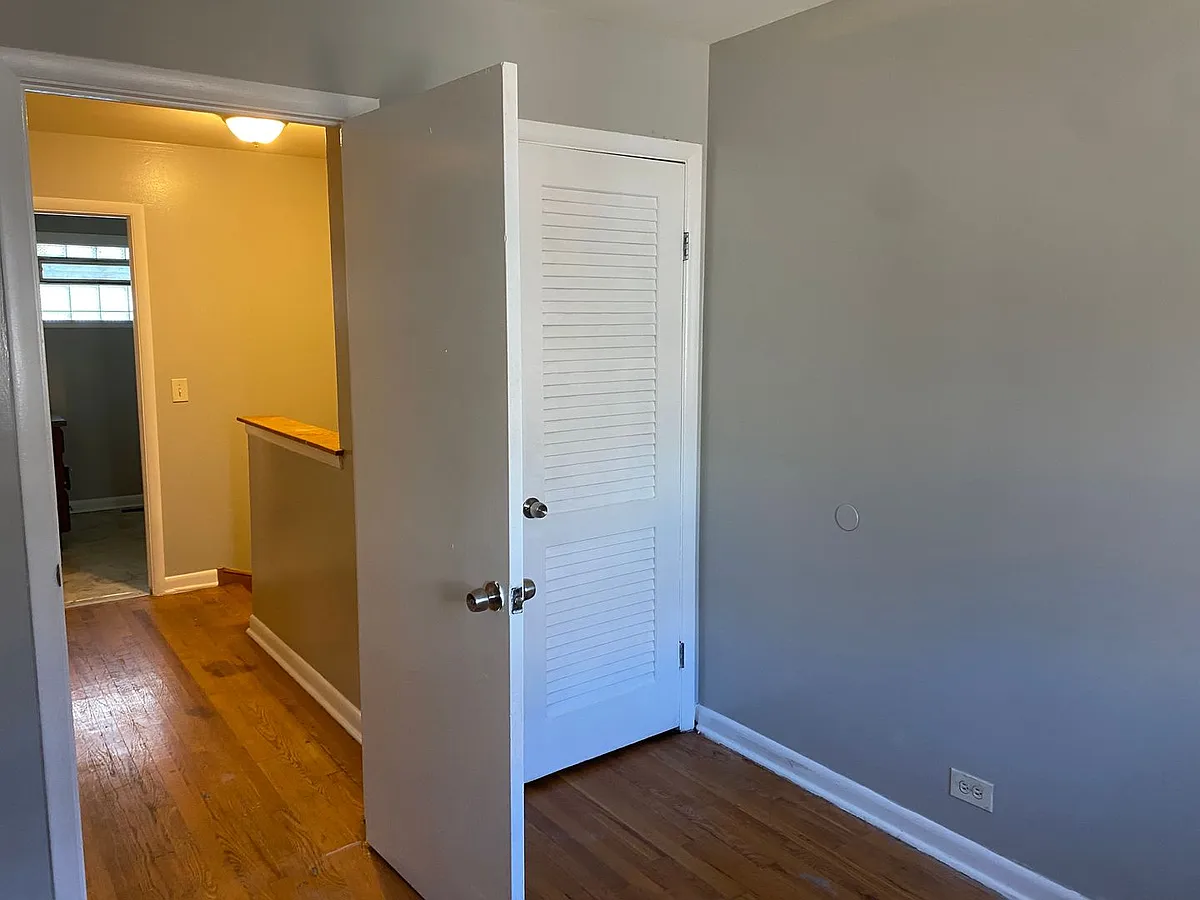 Building Photo - 9040 S Dauphin Ave #D