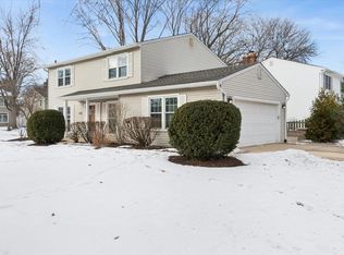 1123 Mill Race Ln, Naperville, IL 60565