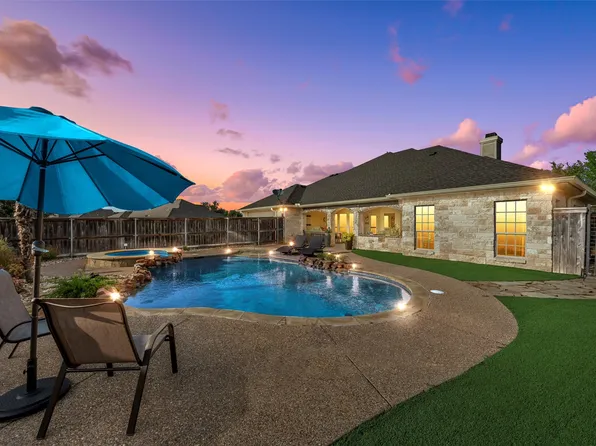 105 Edinburgh, Woodway, TX 76712
