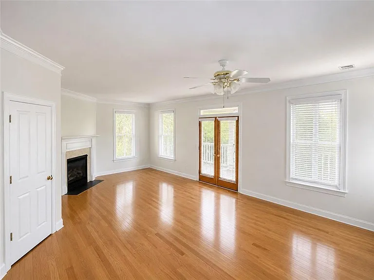 479 Woodward Ave SE — Photo 17