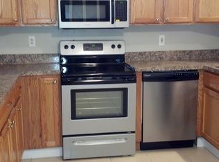 96 Village Ct APT 2, Ortonville, MI 48462