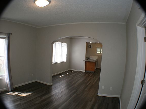3rd image of 718 8th St SW