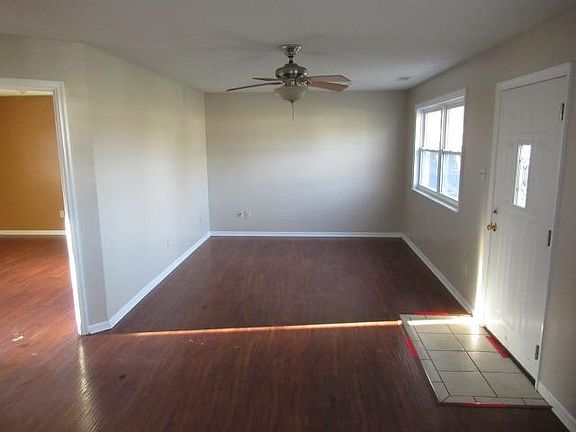 3rd image of 5717 Tall Oaks Dr
