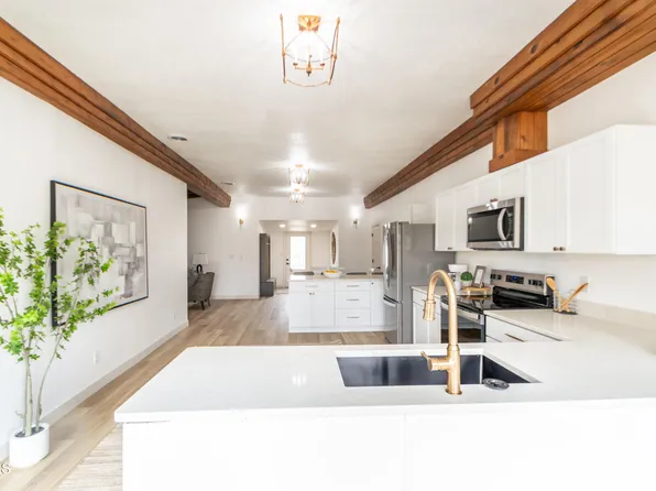 6905 Horseshoe Bnd, Bismarck, ND 58503