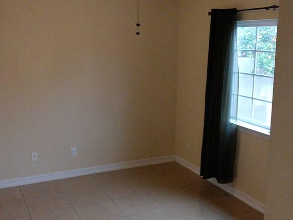4th image of 137 Geyer Ct