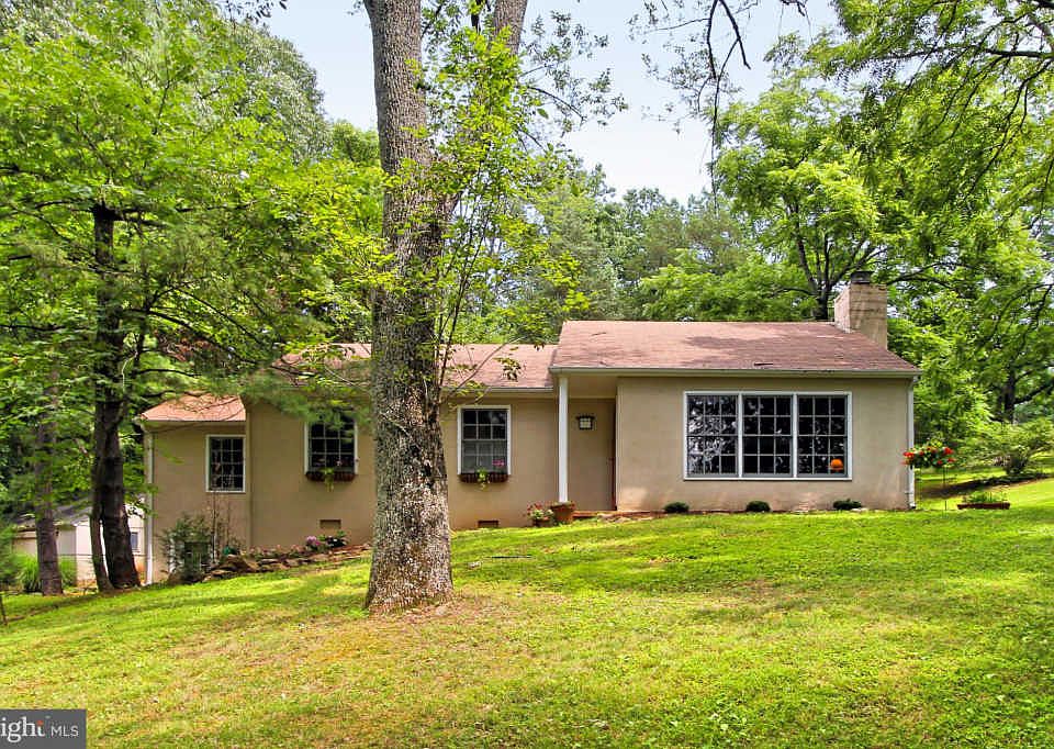 1st image of 5439 Hillside Farm Ln