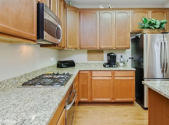 5th image of 912 Tuscany Dr