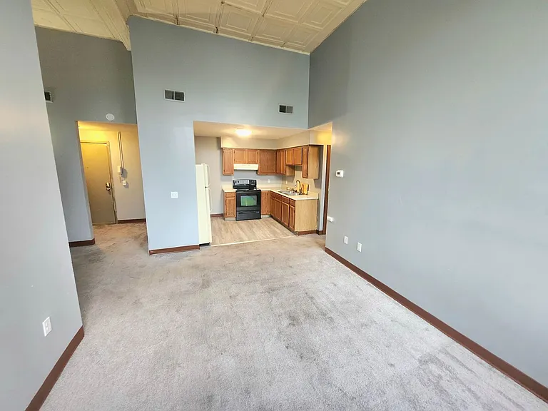 681 Brown St — Photo 5