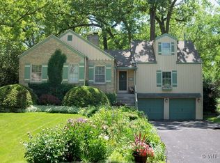 115 E Tower Dr, Tower Lakes, IL 60010