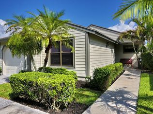 2542 Bedford Mews Dr, Wellington, FL 33414