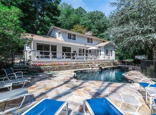37 Little Fox Ln, Westport, CT 06880