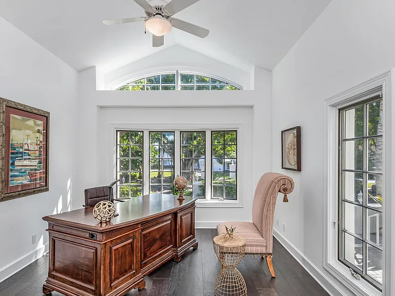 2540 Half Moon Walk — Photo 21
