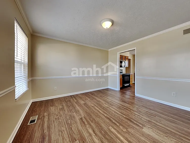 7011 Medford Ct — Photo 9