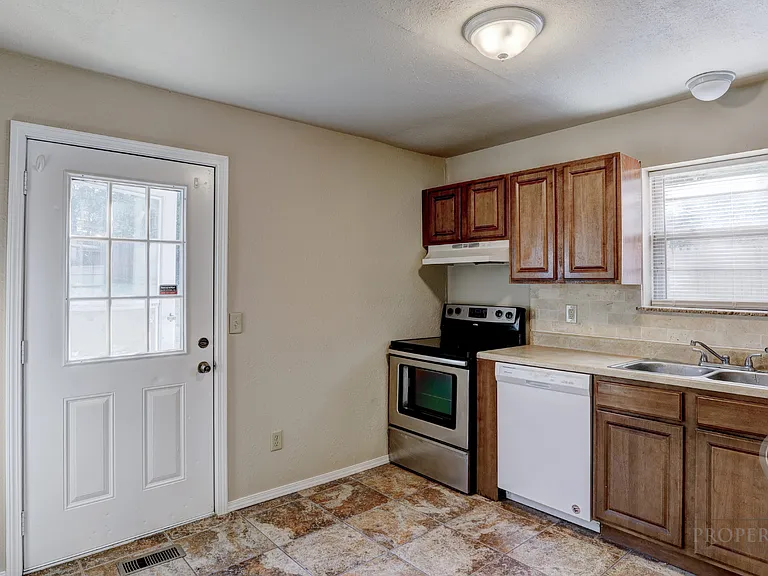 7507 Knight Lake Dr — Photo 9