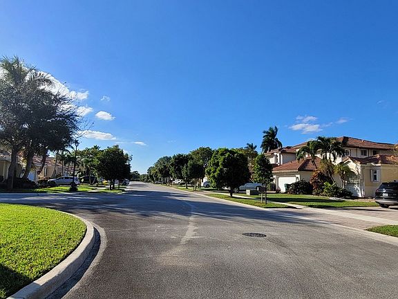 5th image of 8225 Phoenician Ct